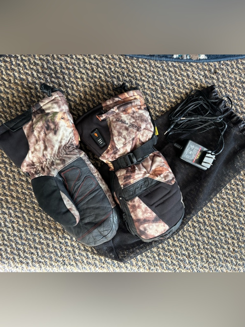 Cabela's Men’s Camo Heated Mitten